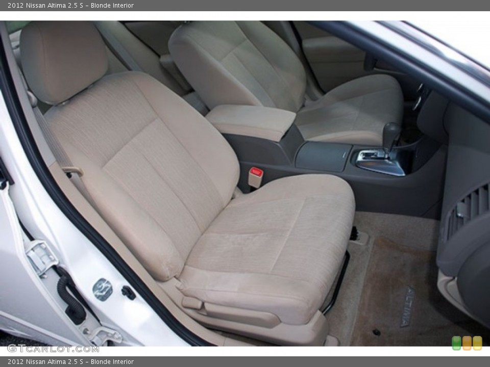 Blonde Interior Photo for the 2012 Nissan Altima 2.5 S #69925073