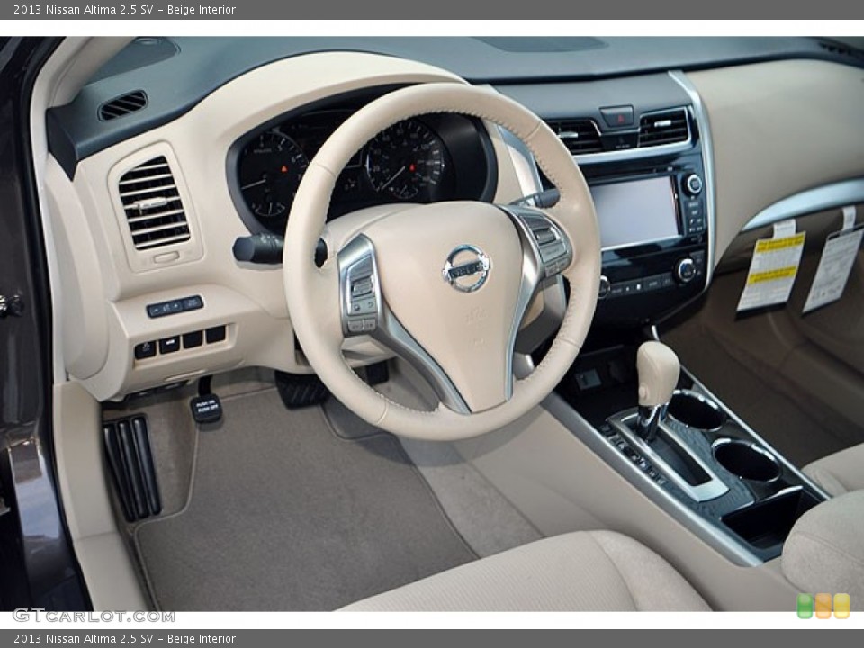 Beige Interior Photo for the 2013 Nissan Altima 2.5 SV #69935762
