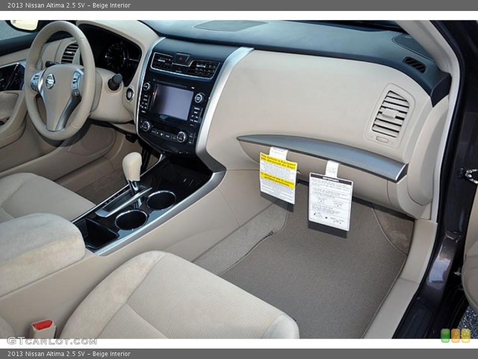 Beige Interior Photo for the 2013 Nissan Altima 2.5 SV #69935849