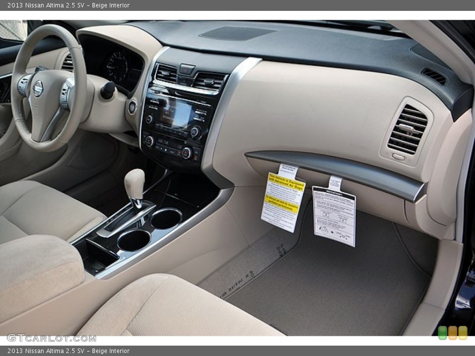 Beige Interior Photo for the 2013 Nissan Altima 2.5 SV #69937730