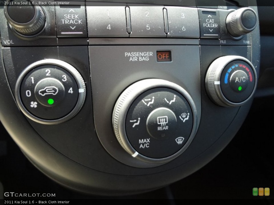 Black Cloth Interior Controls for the 2011 Kia Soul 1.6 #69940784