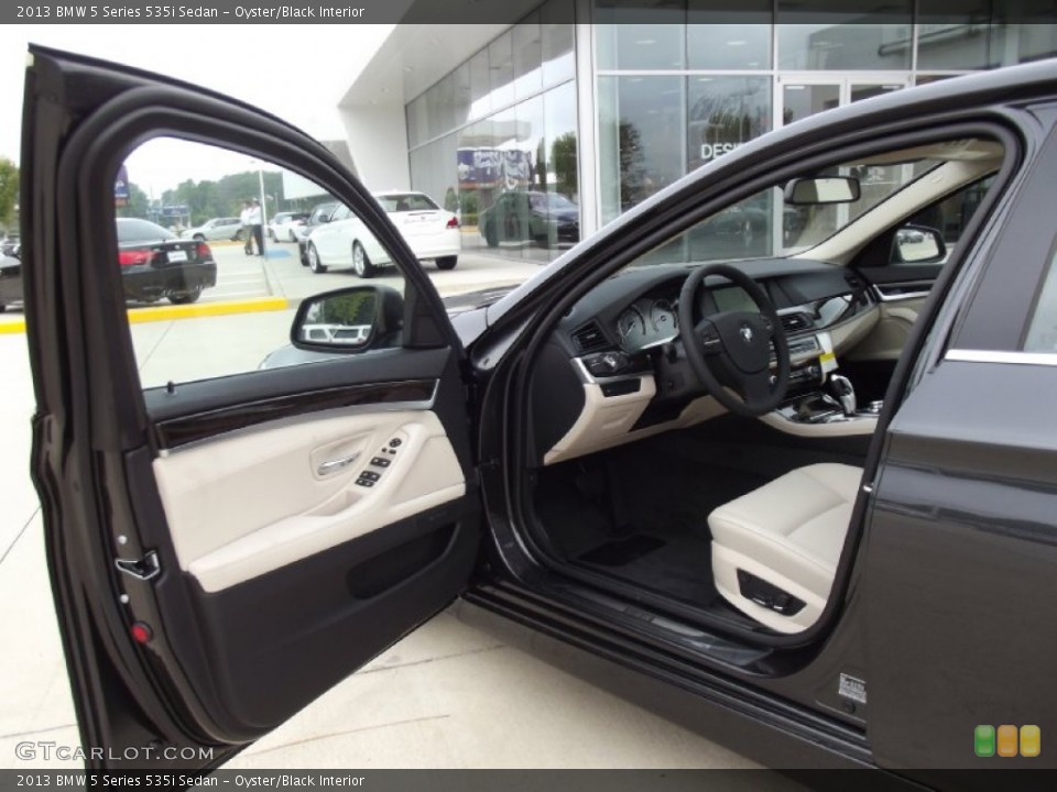 Oyster/Black Interior Photo for the 2013 BMW 5 Series 535i Sedan #69968602