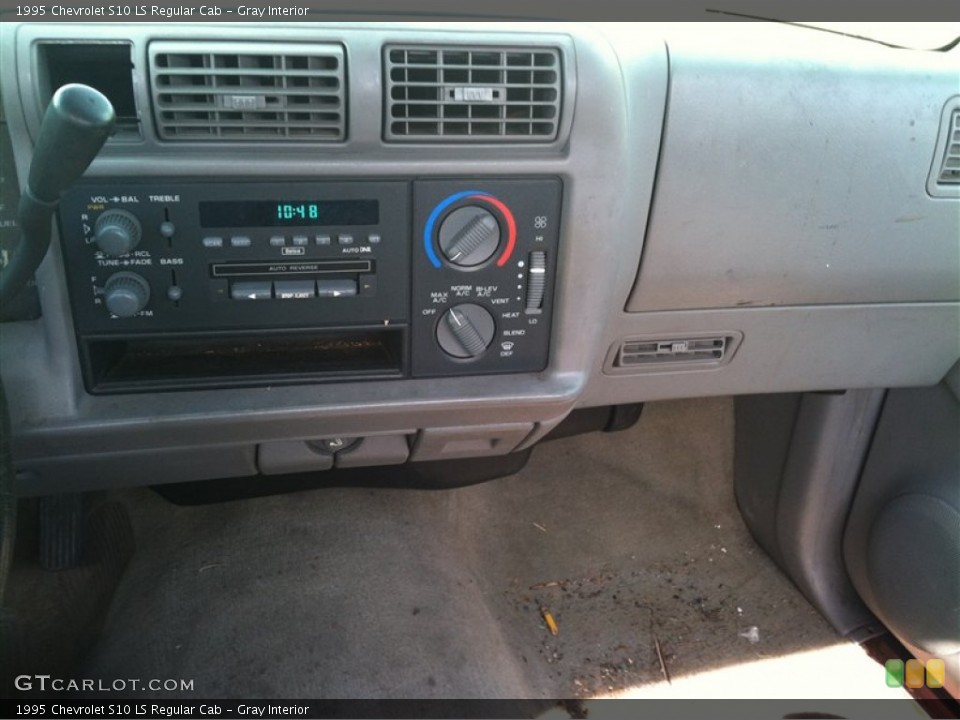 Gray Interior Controls for the 1995 Chevrolet S10 LS Regular Cab #69971140