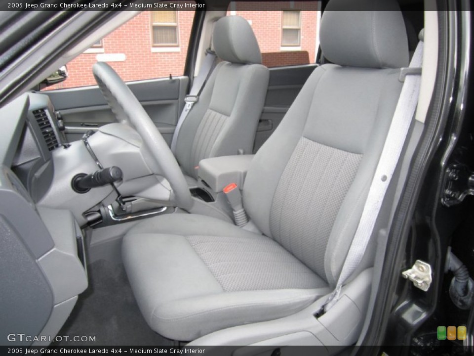 Medium Slate Gray Interior Photo for the 2005 Jeep Grand Cherokee Laredo 4x4 #69974290