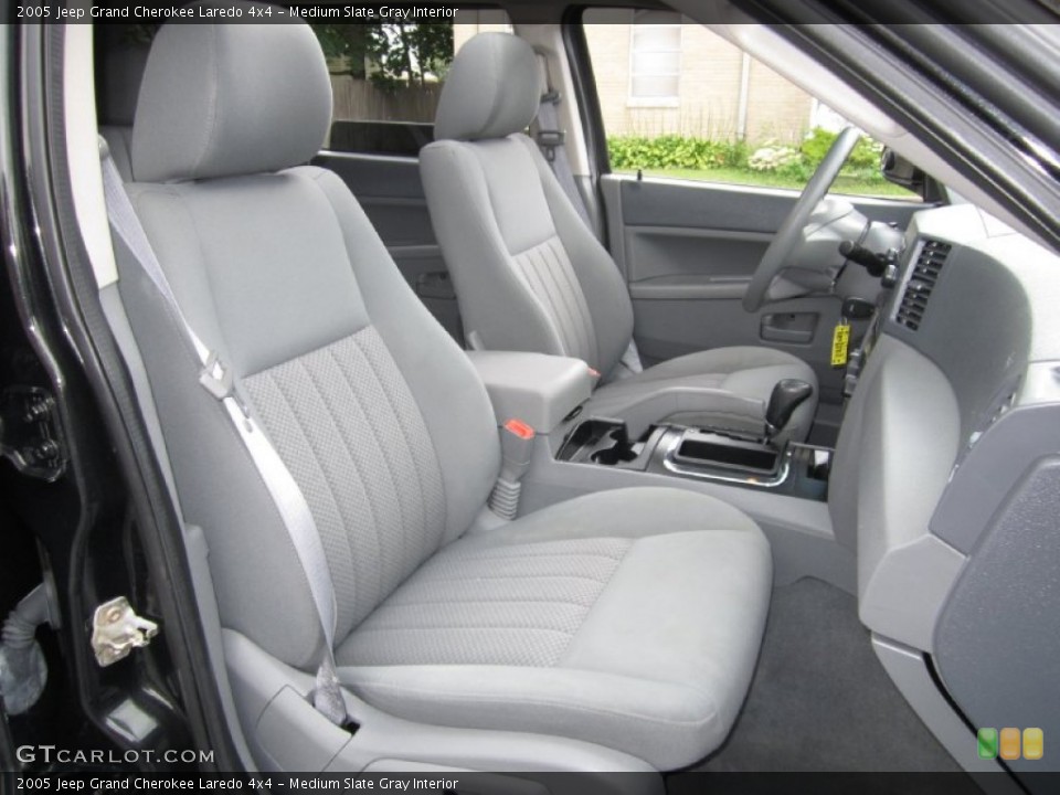 Medium Slate Gray Interior Photo for the 2005 Jeep Grand Cherokee Laredo 4x4 #69974299