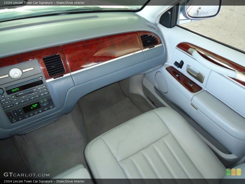 Shale/Dove Interior Dashboard for the 2004 Lincoln Town Car Signature #69988708