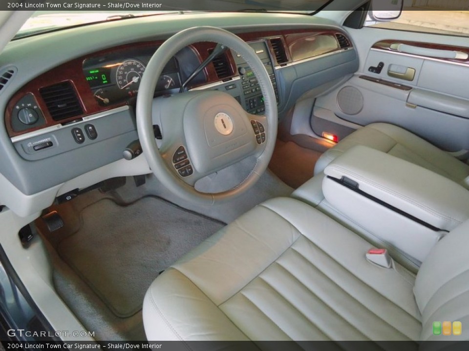 Shale/Dove 2004 Lincoln Town Car Interiors