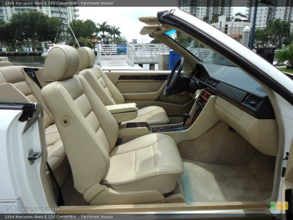 Parchment Interior Photo for the 1994 Mercedes-Benz E 320 Convertible #69991785