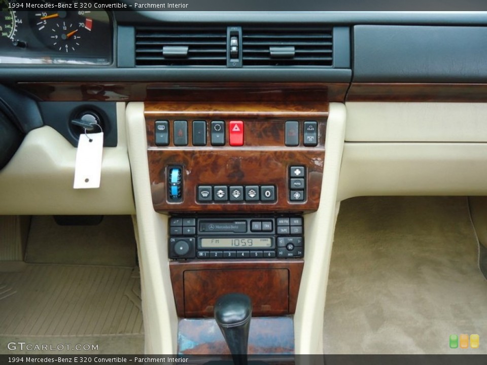 Parchment Interior Controls for the 1994 Mercedes-Benz E 320 Convertible #69991921