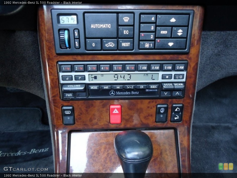 Black Interior Controls for the 1992 Mercedes-Benz SL 500 Roadster #69992743