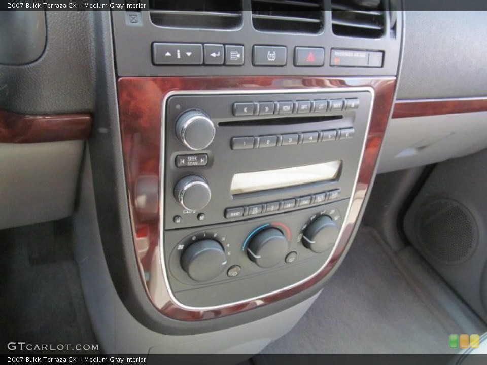 Medium Gray Interior Controls for the 2007 Buick Terraza CX #70007455
