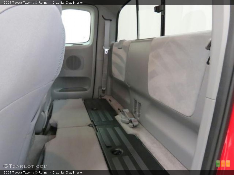 Graphite Gray Interior Photo for the 2005 Toyota Tacoma X-Runner #70008810