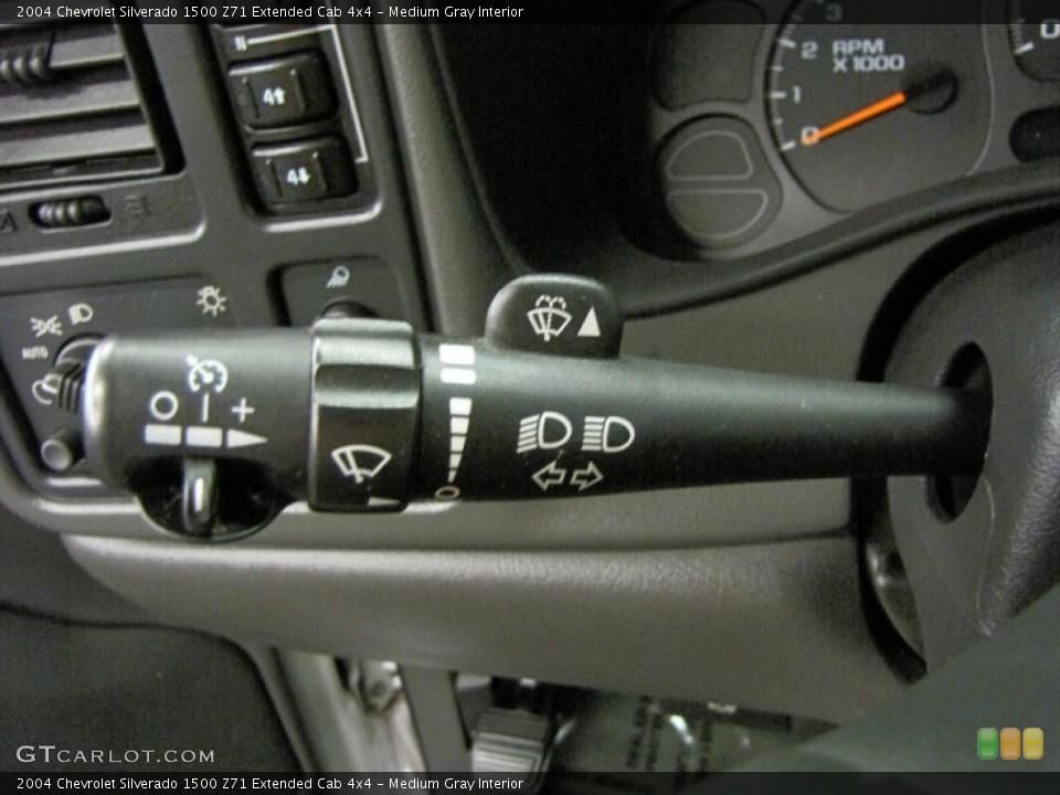 Medium Gray Interior Controls for the 2004 Chevrolet Silverado 1500 Z71 Extended Cab 4x4 #70013833