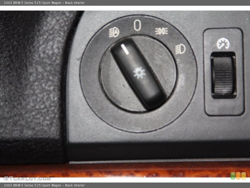 Black Interior Controls for the 2003 BMW 5 Series 525i Sport Wagon #70015573