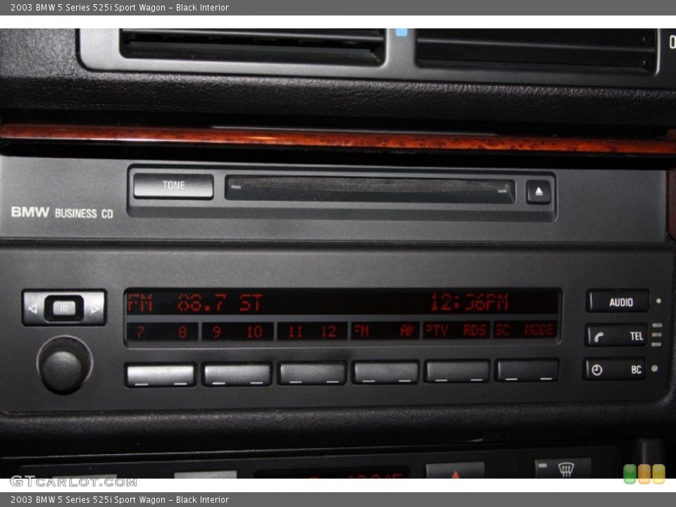 Black Interior Controls for the 2003 BMW 5 Series 525i Sport Wagon #70015600