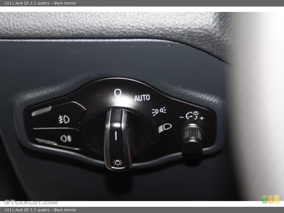 Black Interior Controls for the 2011 Audi Q5 3.2 quattro #70021904
