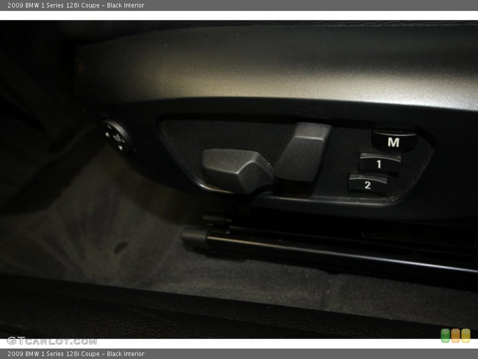 Black Interior Controls for the 2009 BMW 1 Series 128i Coupe #70022109