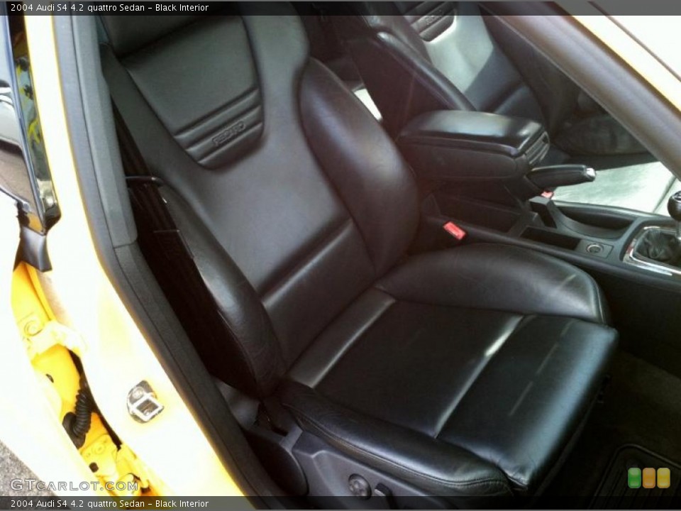 Black Interior Photo for the 2004 Audi S4 4.2 quattro Sedan #70029484