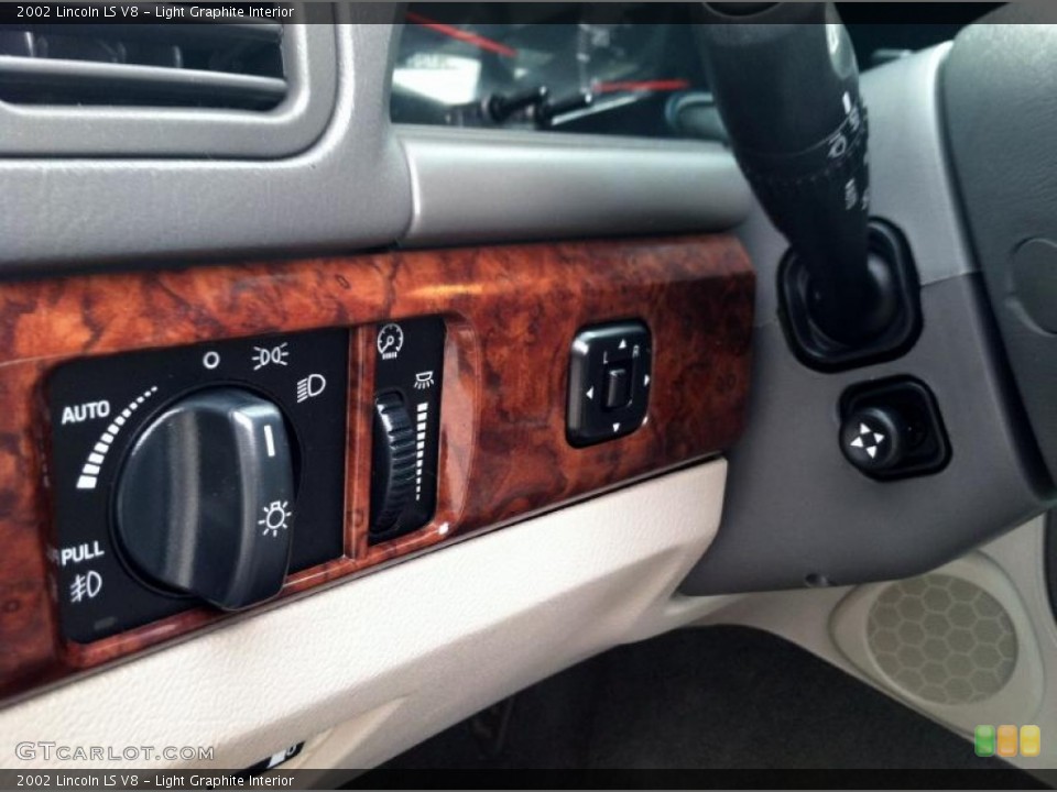 Light Graphite Interior Controls for the 2002 Lincoln LS V8 #70029895