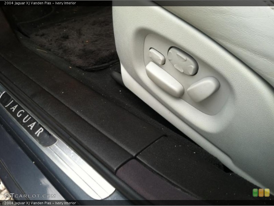 Ivory Interior Controls for the 2004 Jaguar XJ Vanden Plas #70030239