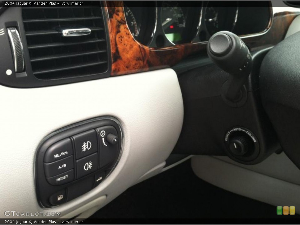Ivory Interior Controls for the 2004 Jaguar XJ Vanden Plas #70030377