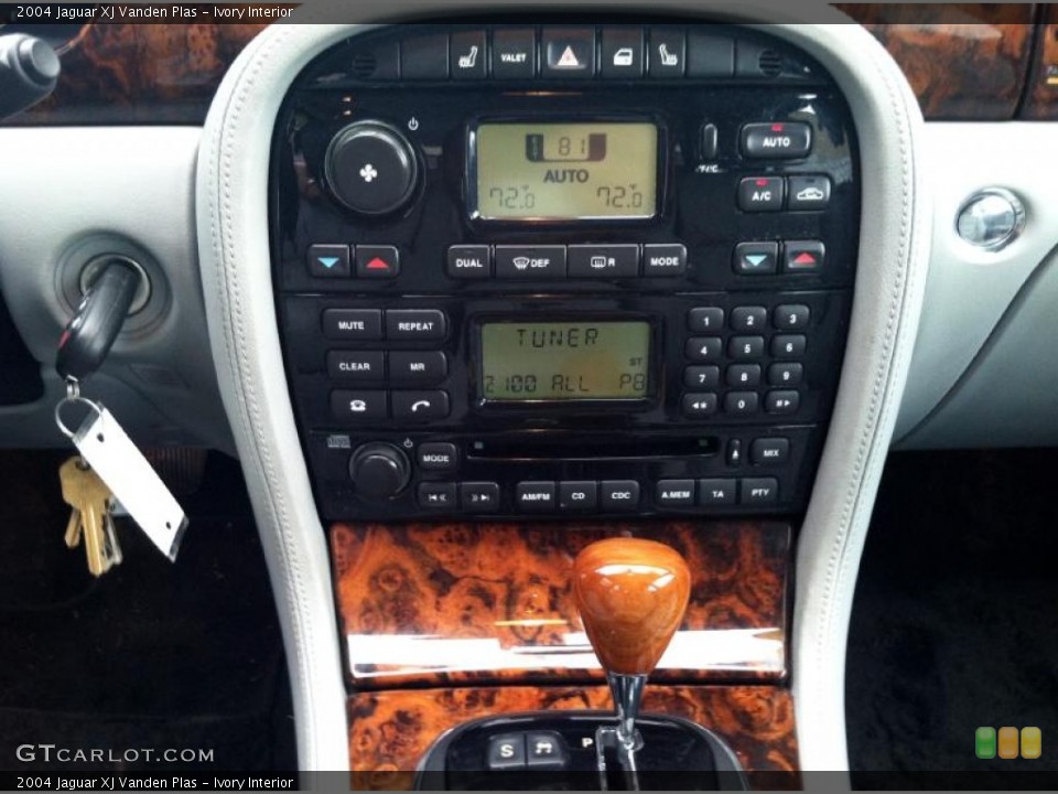 Ivory Interior Controls for the 2004 Jaguar XJ Vanden Plas #70030437