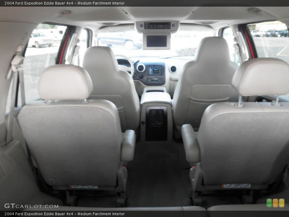 Medium Parchment Interior Photo for the 2004 Ford Expedition Eddie Bauer 4x4 #70036014