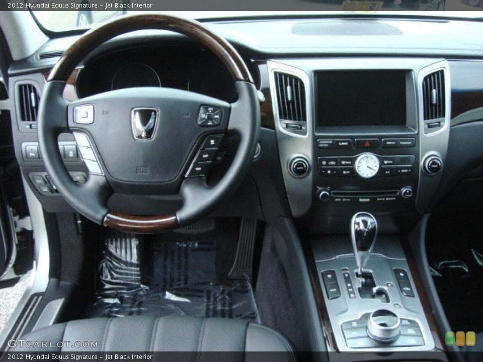 Jet Black Interior Dashboard for the 2012 Hyundai Equus Signature #70036186