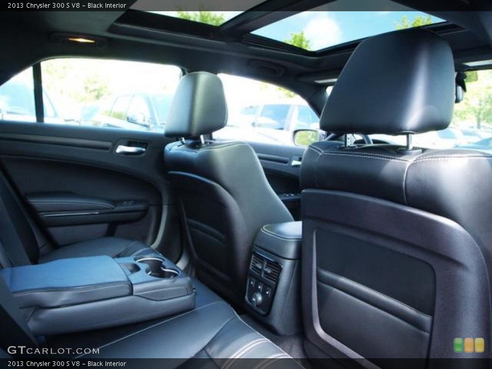 Black Interior Photo for the 2013 Chrysler 300 S V8 #70039770