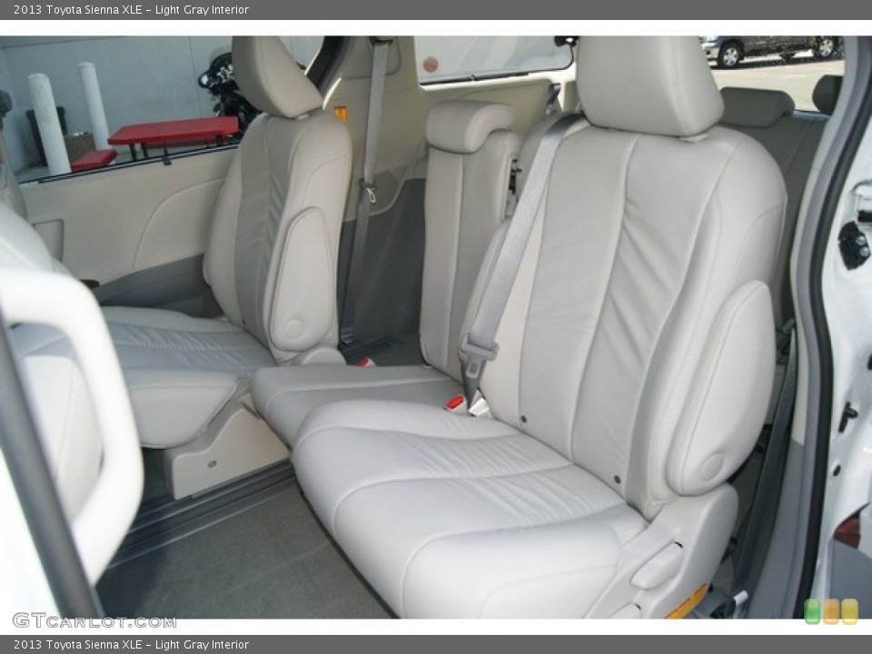 Light Gray Interior Photo for the 2013 Toyota Sienna XLE #70063177