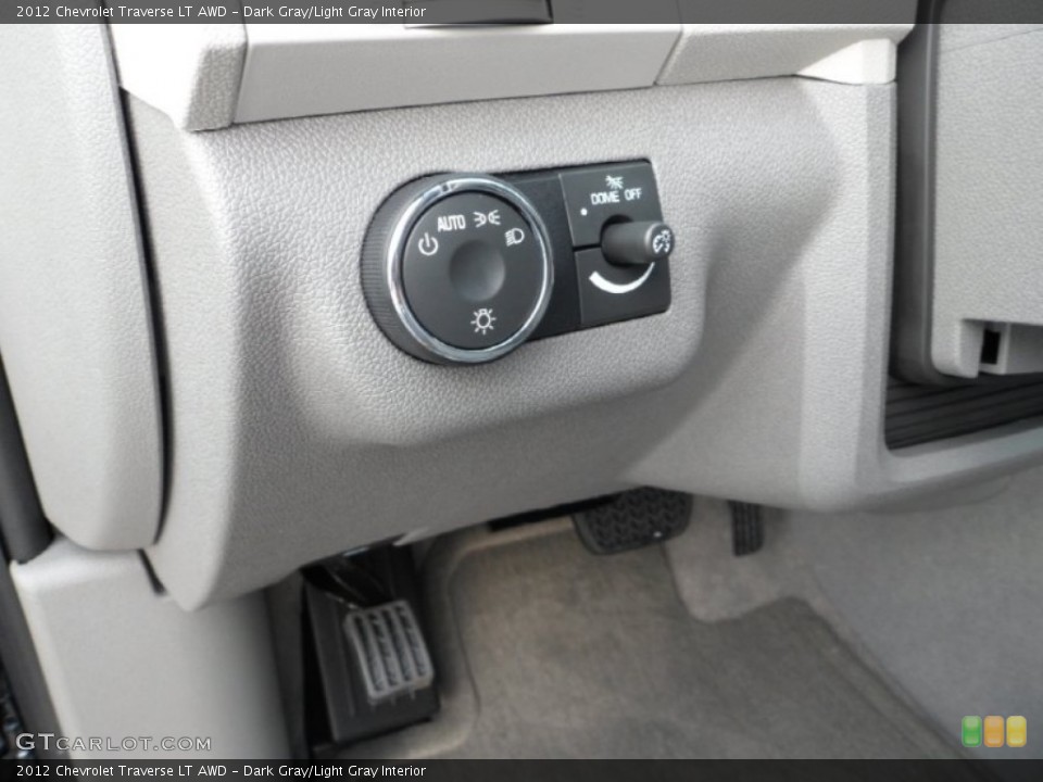 Dark Gray/Light Gray Interior Controls for the 2012 Chevrolet Traverse LT AWD #70071610