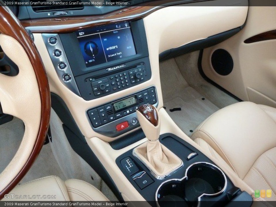 Beige Interior Controls for the 2009 Maserati GranTurismo  #70072903