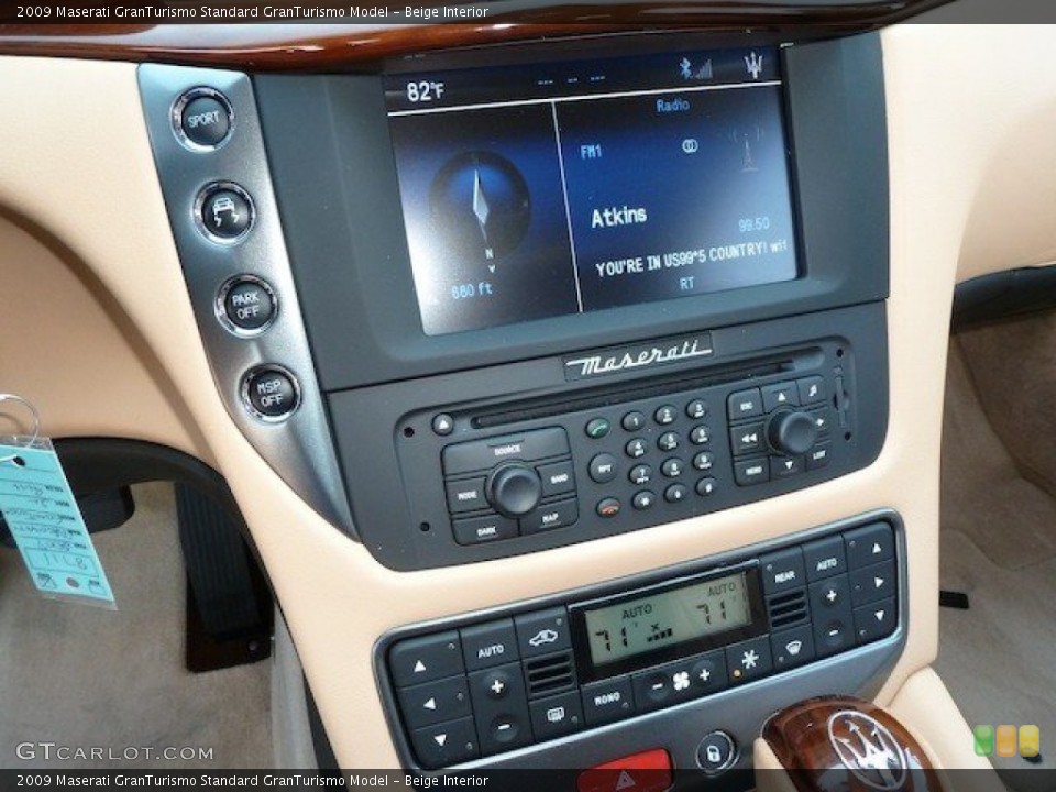 Beige Interior Controls for the 2009 Maserati GranTurismo  #70072915