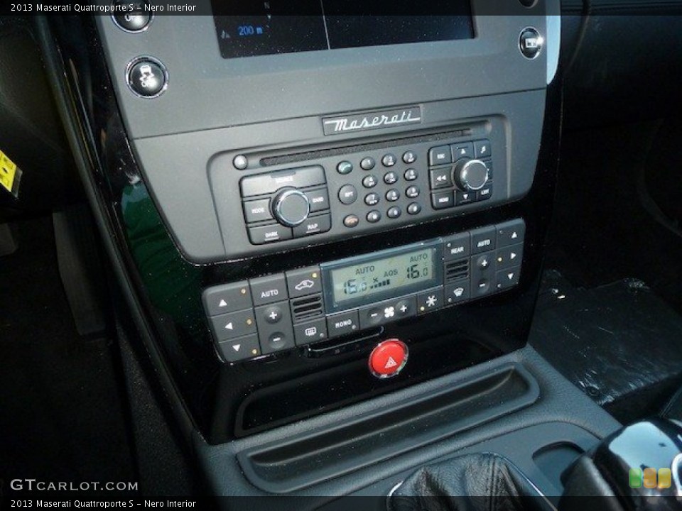 Nero Interior Controls for the 2013 Maserati Quattroporte S #70073304