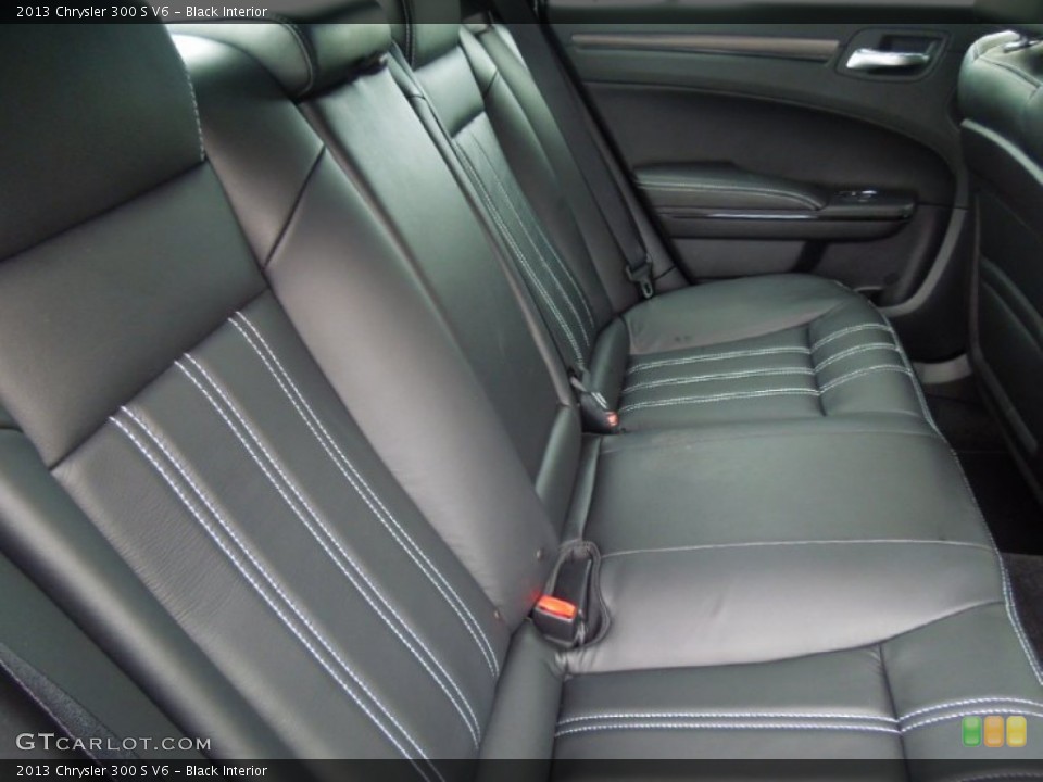 Black Interior Photo for the 2013 Chrysler 300 S V6 #70076393