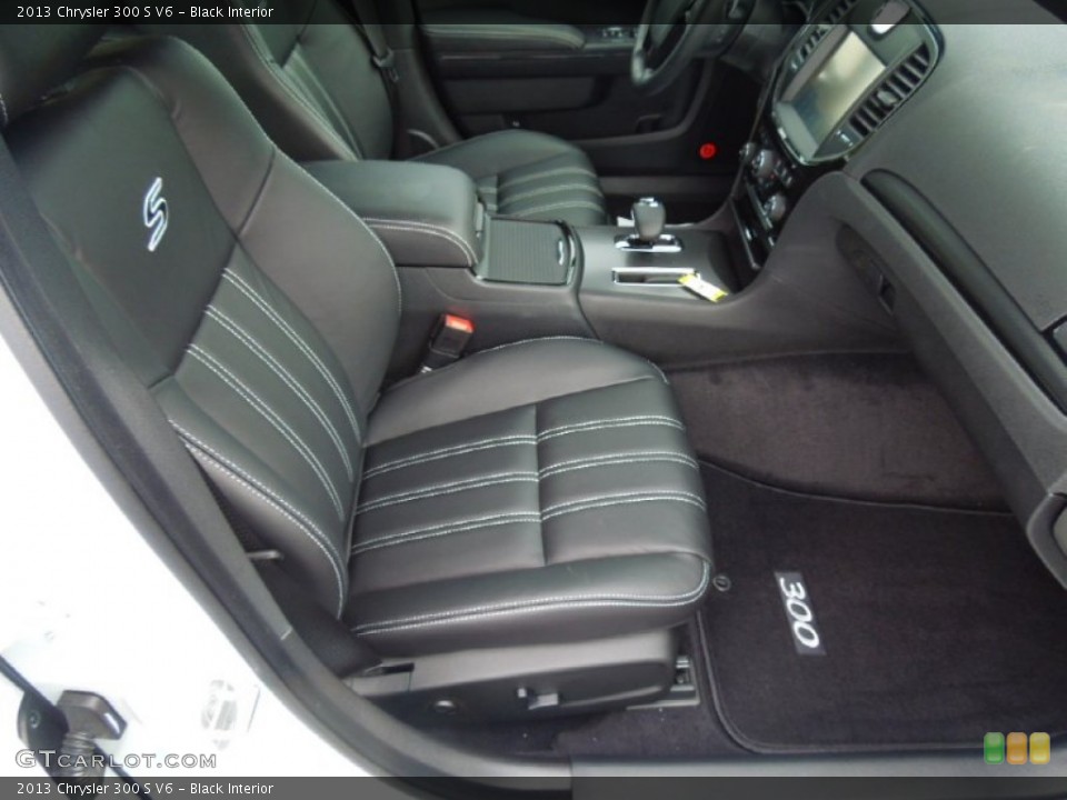 Black Interior Photo for the 2013 Chrysler 300 S V6 #70076396