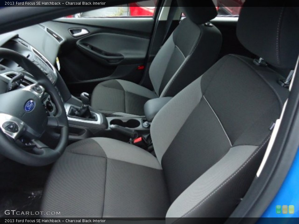 Charcoal Black Interior Photo for the 2013 Ford Focus SE Hatchback #70097008