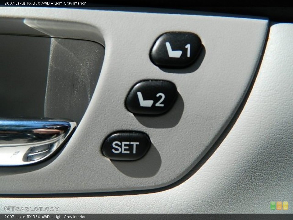 Light Gray Interior Controls for the 2007 Lexus RX 350 AWD #70099773
