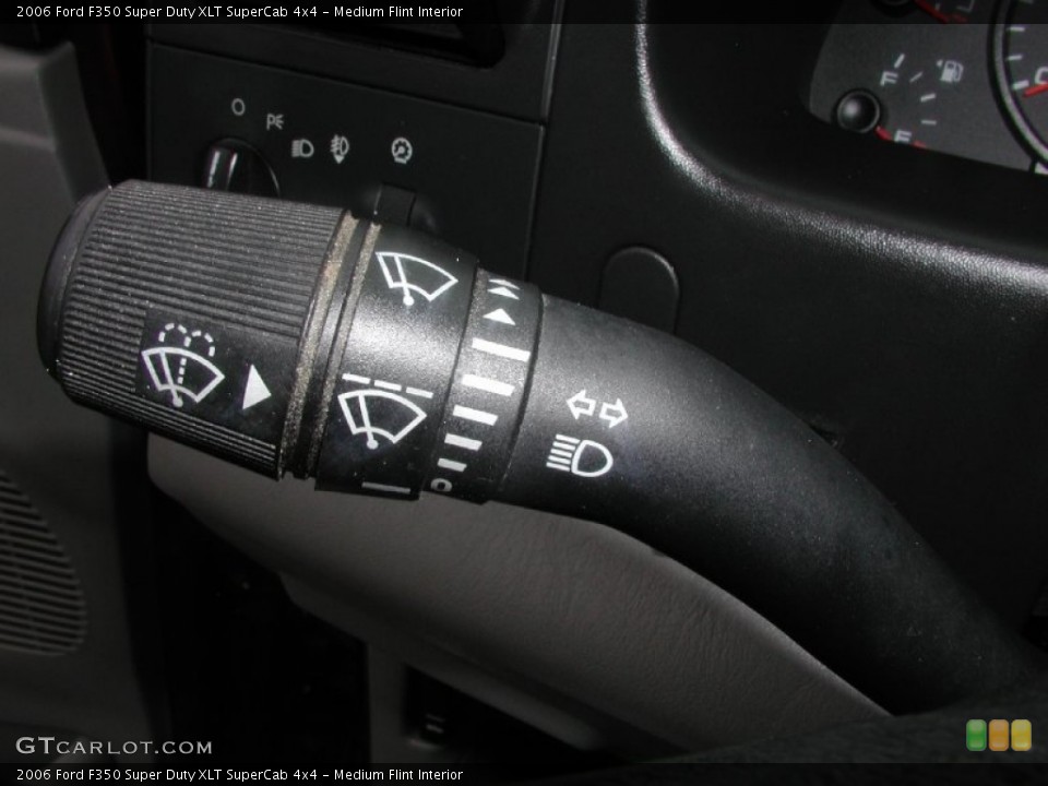 Medium Flint Interior Controls for the 2006 Ford F350 Super Duty XLT SuperCab 4x4 #70102506