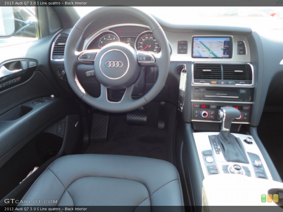 Black Interior Dashboard for the 2013 Audi Q7 3.0 S Line quattro #70105188