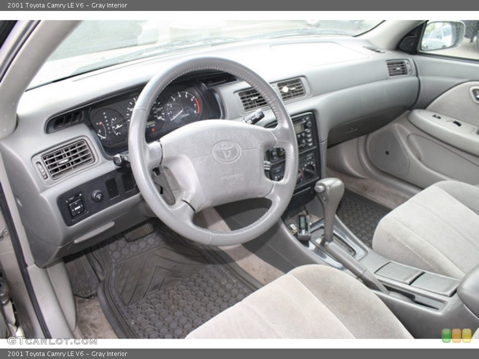 Gray Interior Photo for the 2001 Toyota Camry LE V6 #70123470
