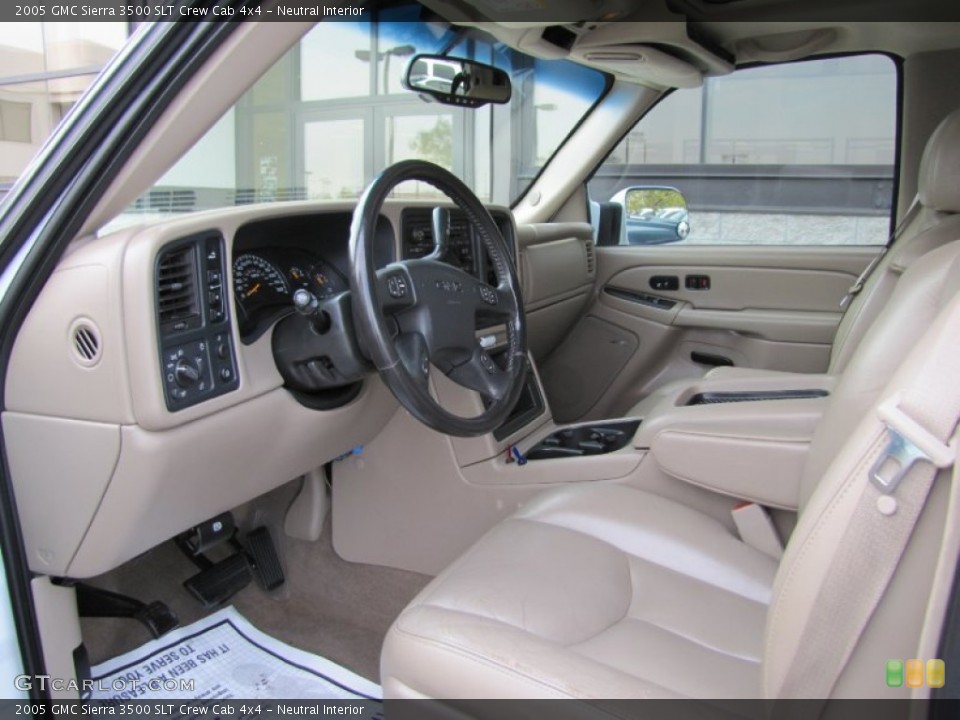 Neutral Interior Photo for the 2005 GMC Sierra 3500 SLT Crew Cab 4x4 #70133768
