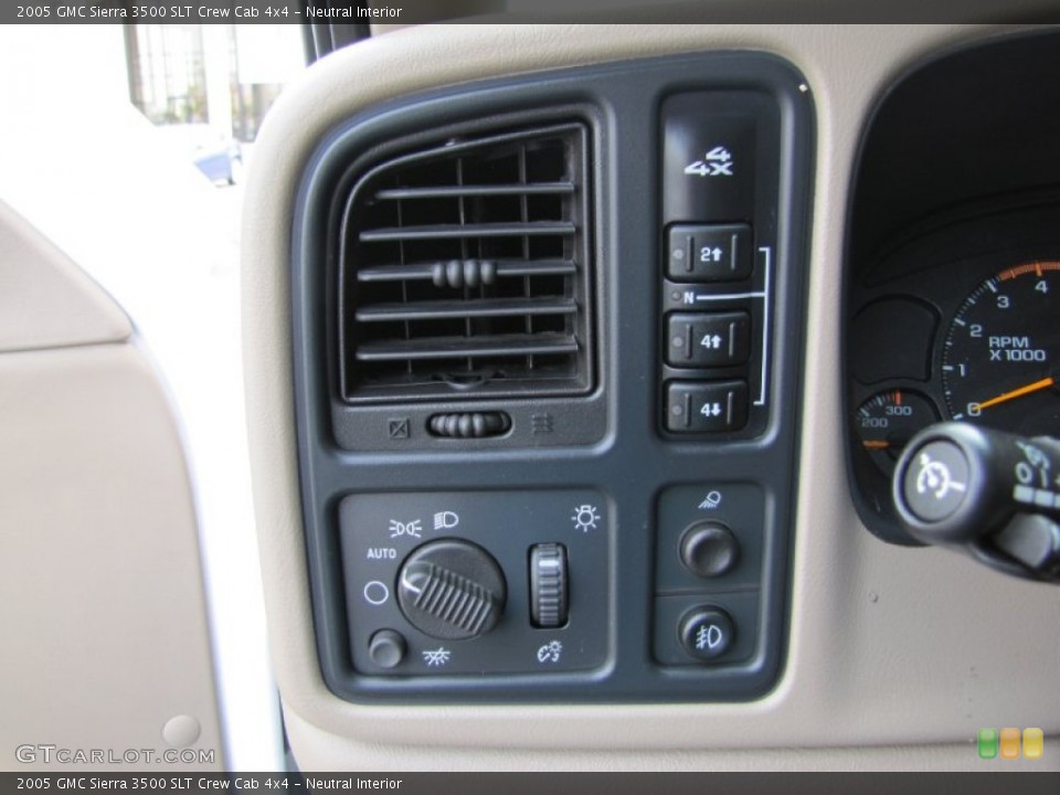 Neutral Interior Controls for the 2005 GMC Sierra 3500 SLT Crew Cab 4x4 #70133807