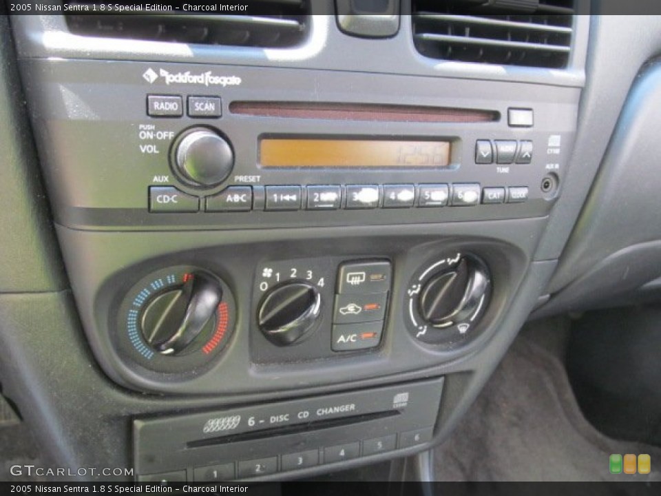 Charcoal Interior Controls for the 2005 Nissan Sentra 1.8 S Special Edition #70143332