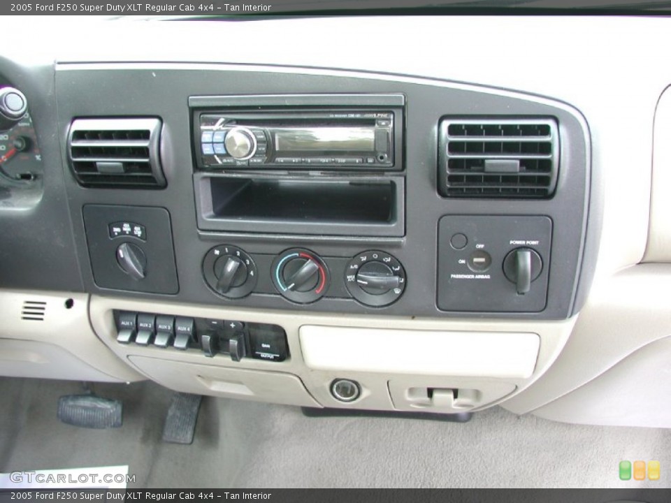 Tan Interior Controls for the 2005 Ford F250 Super Duty XLT Regular Cab 4x4 #70152128