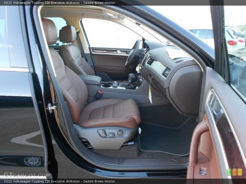 Saddle Brown Interior Photo for the 2013 Volkswagen Touareg TDI Executive 4XMotion #70166249
