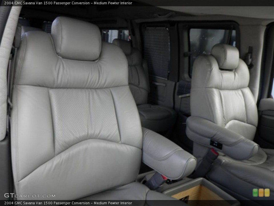 Medium Pewter Interior Photo for the 2004 GMC Savana Van 1500 Passenger Conversion #70167860