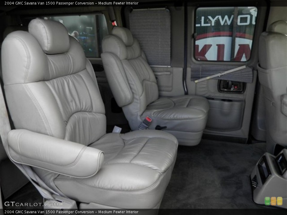Medium Pewter Interior Photo for the 2004 GMC Savana Van 1500 Passenger Conversion #70167911