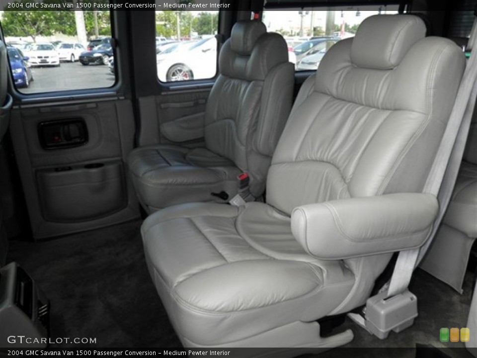 Medium Pewter Interior Photo for the 2004 GMC Savana Van 1500 Passenger Conversion #70167941