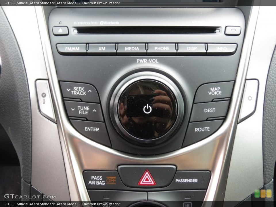 Chestnut Brown Interior Controls for the 2012 Hyundai Azera  #70170467